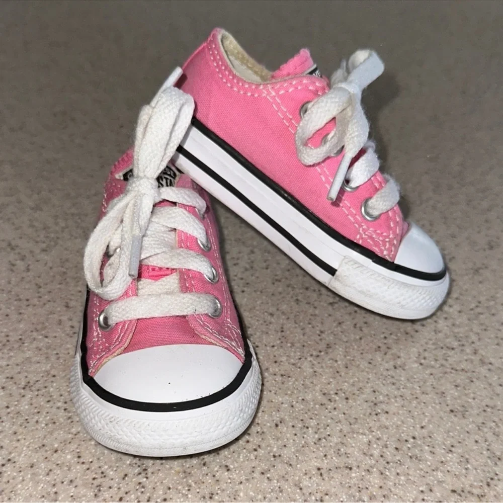 CONVERSE All Star Pink Canvas Sneakers Toddler Size 4